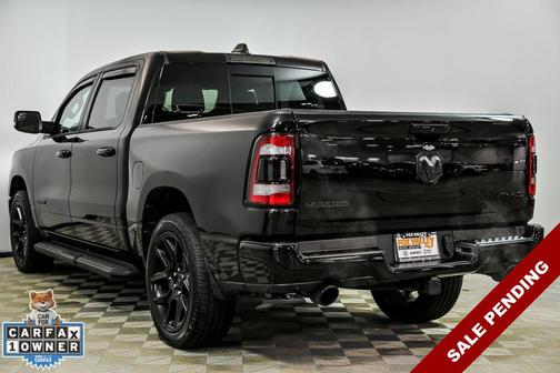 Diamond Black Crystal Pearlcoat 2024 RAM 1500 Laramie