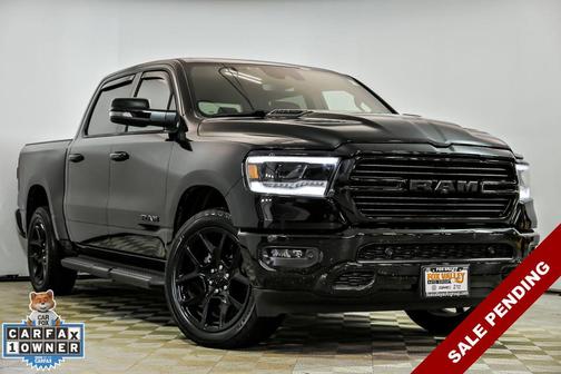 Diamond Black Crystal Pearlcoat 2024 RAM 1500 Laramie