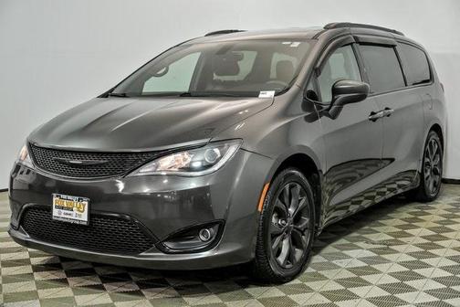 2018 Chrysler Pacifica Touring-L Plus