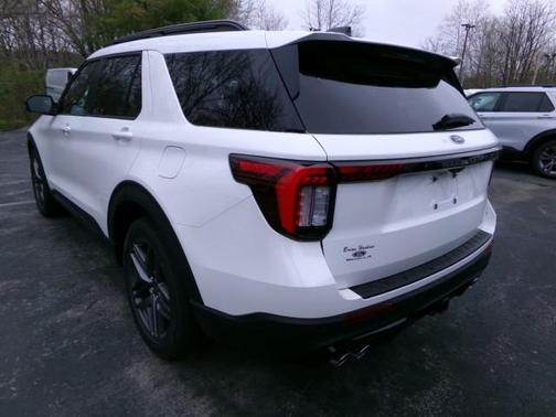 Star White Metallic Tri-Coat 2026 Ford Explorer ST