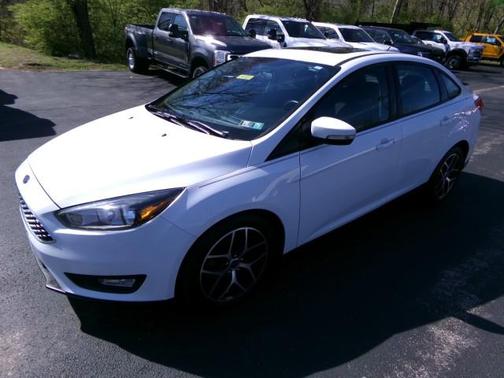 Oxford White 2018 Ford Focus SEL