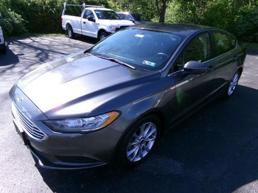 Magnetic 2017 Ford Fusion SE