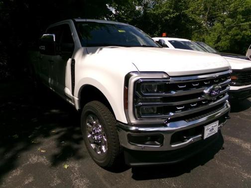 Oxford White 2026 Ford F-250 Lariat