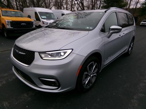 2024 Chrysler Pacifica L