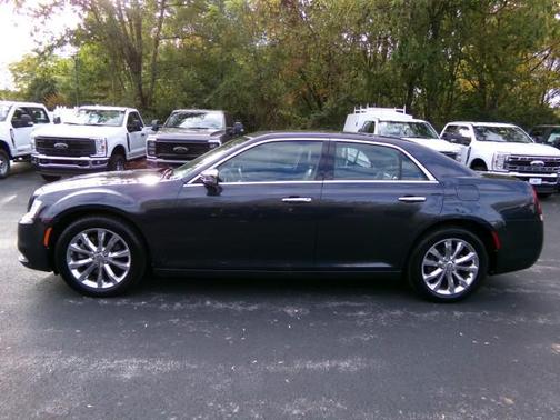 2016 Chrysler 300 S