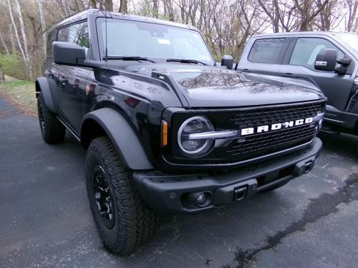 Shadow Black 2026 Ford Bronco Badlands