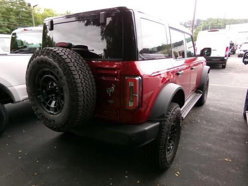 Ruby Red Metallic Tinted Clearcoat 2026 Ford Bronco Outer Banks