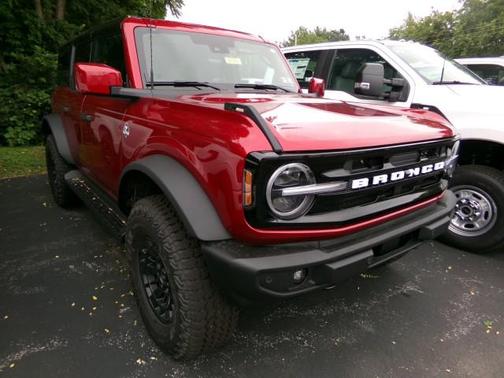 Ruby Red Metallic Tinted Clearcoat 2026 Ford Bronco Outer Banks