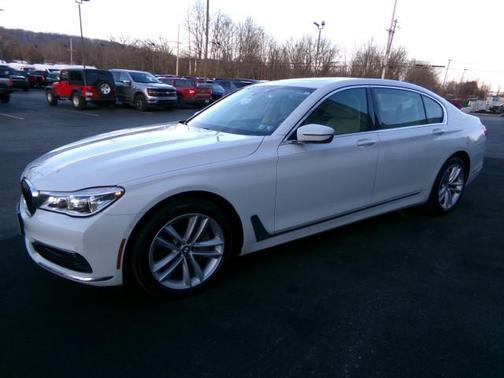 2017 BMW 750 i xDrive