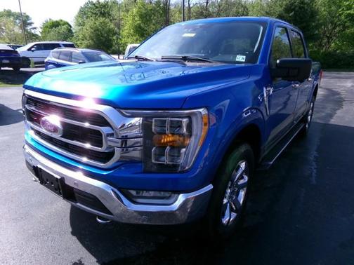 Velocity Blue Metallic 2021 Ford F-150 XLT
