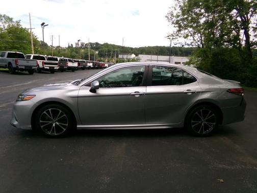 Celestial Silver Metallic 2019 Toyota Camry LE