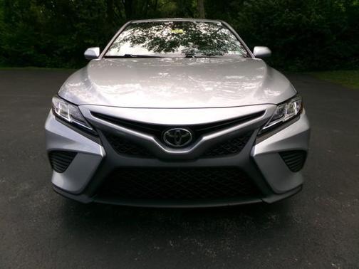 Celestial Silver Metallic 2019 Toyota Camry LE