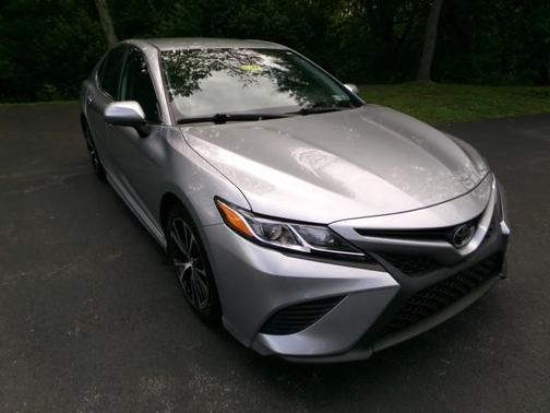 Celestial Silver Metallic 2019 Toyota Camry LE