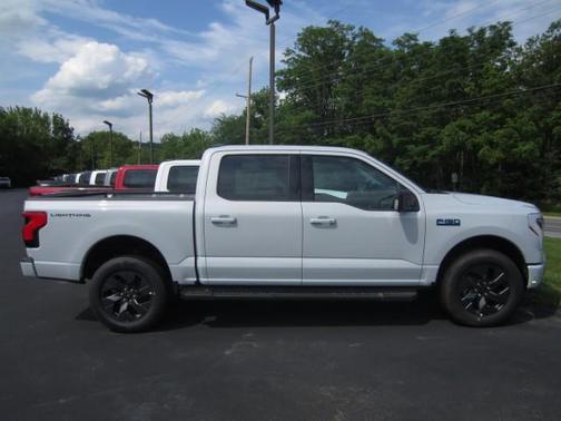 2025 Ford F-150 Lightning Flash