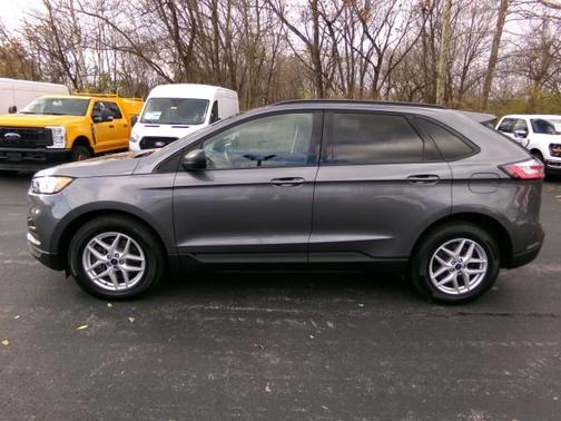 2021 Ford Edge SE