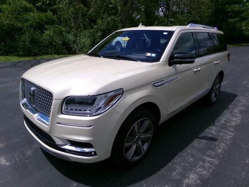 Ivory Pearl Metallic Tri-Coat 2018 Lincoln Navigator Reserve