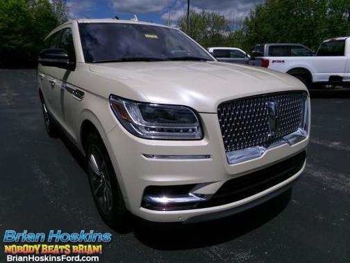 Ivory Pearl Metallic Tri-Coat 2018 Lincoln Navigator Reserve