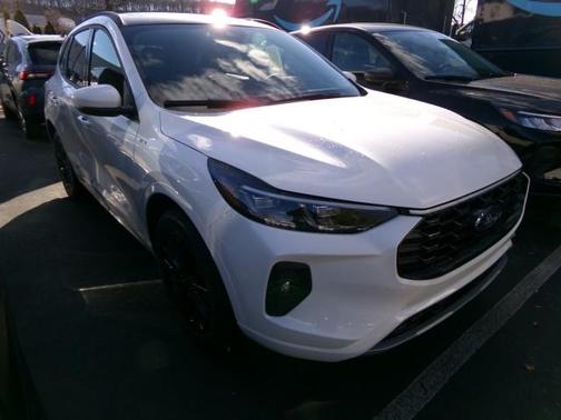 2026 Ford Escape ST-Line Elite