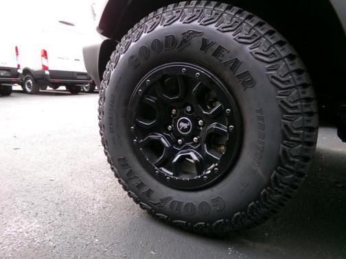 Avalanche Gray 2026 Ford Bronco Outer Banks
