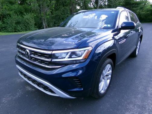 Pacific Blue Metallic 2021 Volkswagen Atlas Cross Sport 3.6L V6 SE w/Technology