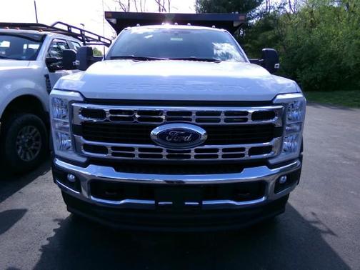 Oxford White 2025 Ford F-450 XL