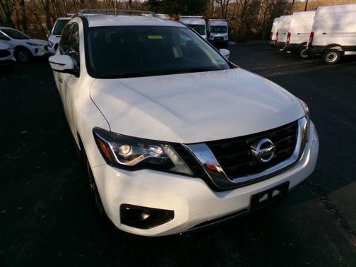 2019 Nissan Pathfinder S