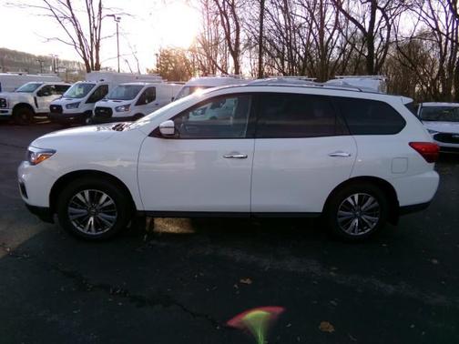 2019 Nissan Pathfinder S