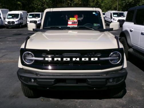 2025 Ford Bronco Outer Banks
