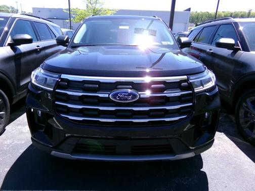 Agate Black Metallic 2026 Ford Explorer Active