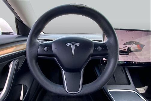 Pearl White Multi-Coat 2023 Tesla Model 3 Standard Range