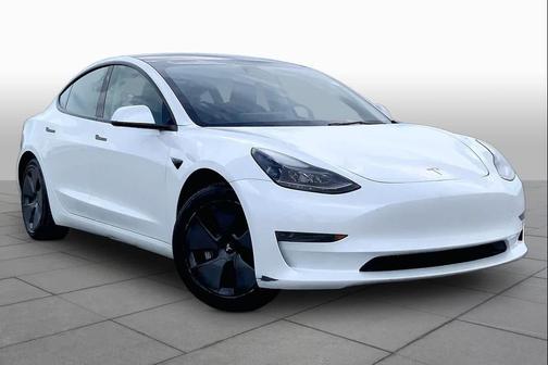 Pearl White Multi-Coat 2023 Tesla Model 3 Standard Range