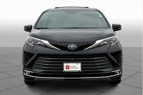 2024 Toyota Sienna Platinum 7 Passenger