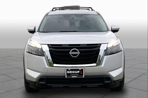 Brilliant Silver Metallic 2025 Nissan Pathfinder SV FWD