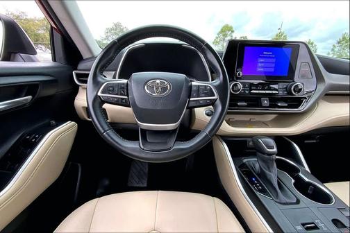 2023 Toyota Highlander Hybrid XLE