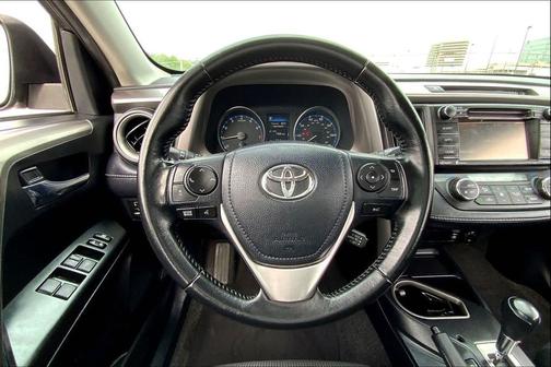 Magnetic Gray Metallic 2018 Toyota RAV4 XLE