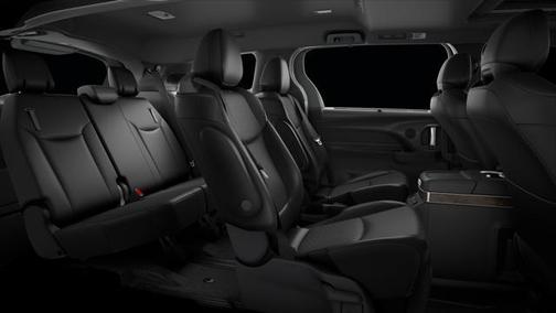 2025 Toyota Sienna Platinum 7 Passenger