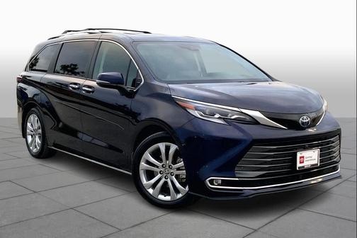 2022 Toyota Sienna Platinum