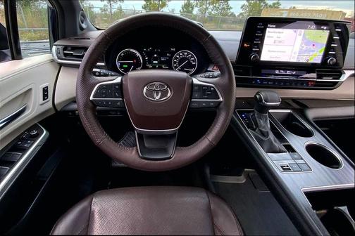 2022 Toyota Sienna Platinum