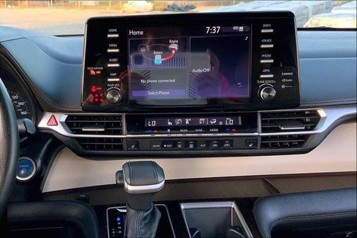 2023 Toyota Sienna XLE 8 Passenger