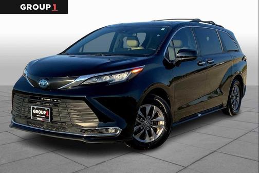 2023 Toyota Sienna XLE 8 Passenger