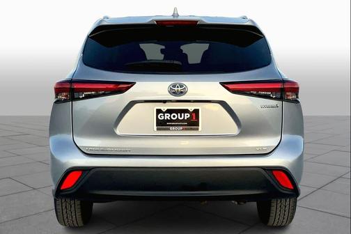 2022 Toyota Highlander Hybrid XLE
