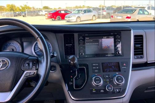 2018 Toyota Sienna XLE Premium