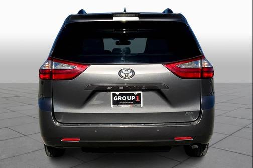 2018 Toyota Sienna XLE Premium