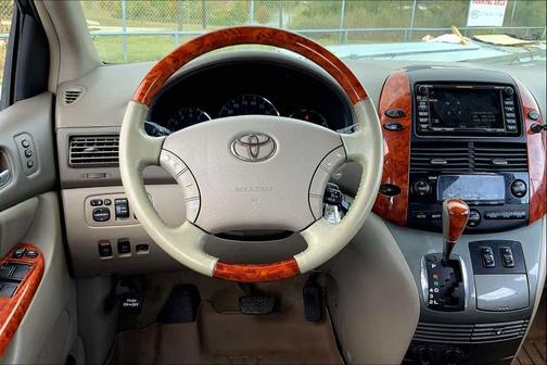2010 Toyota Sienna XLE