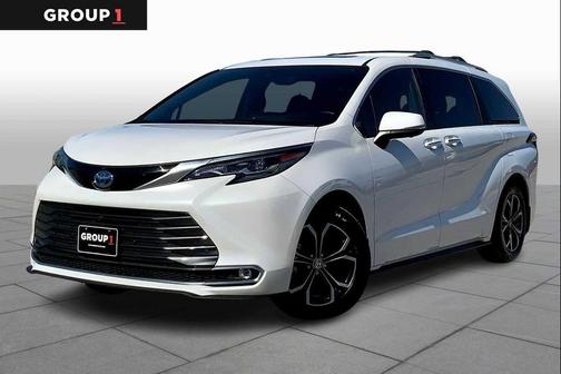 2025 Toyota Sienna Platinum