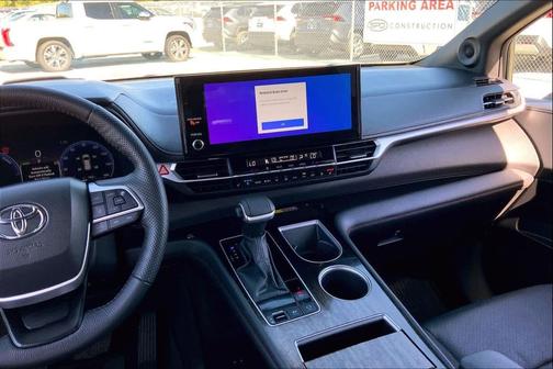 2025 Toyota Sienna Platinum