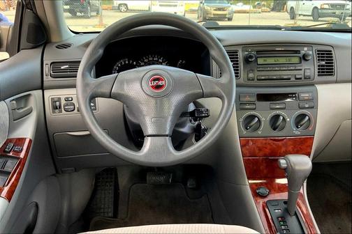 2005 Toyota Corolla LE