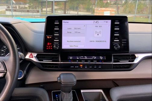 2024 Toyota Sienna LE