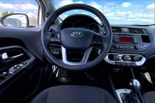 Clear White 2015 Kia Rio LX