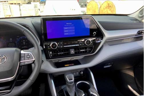 2025 Toyota Highlander Platinum